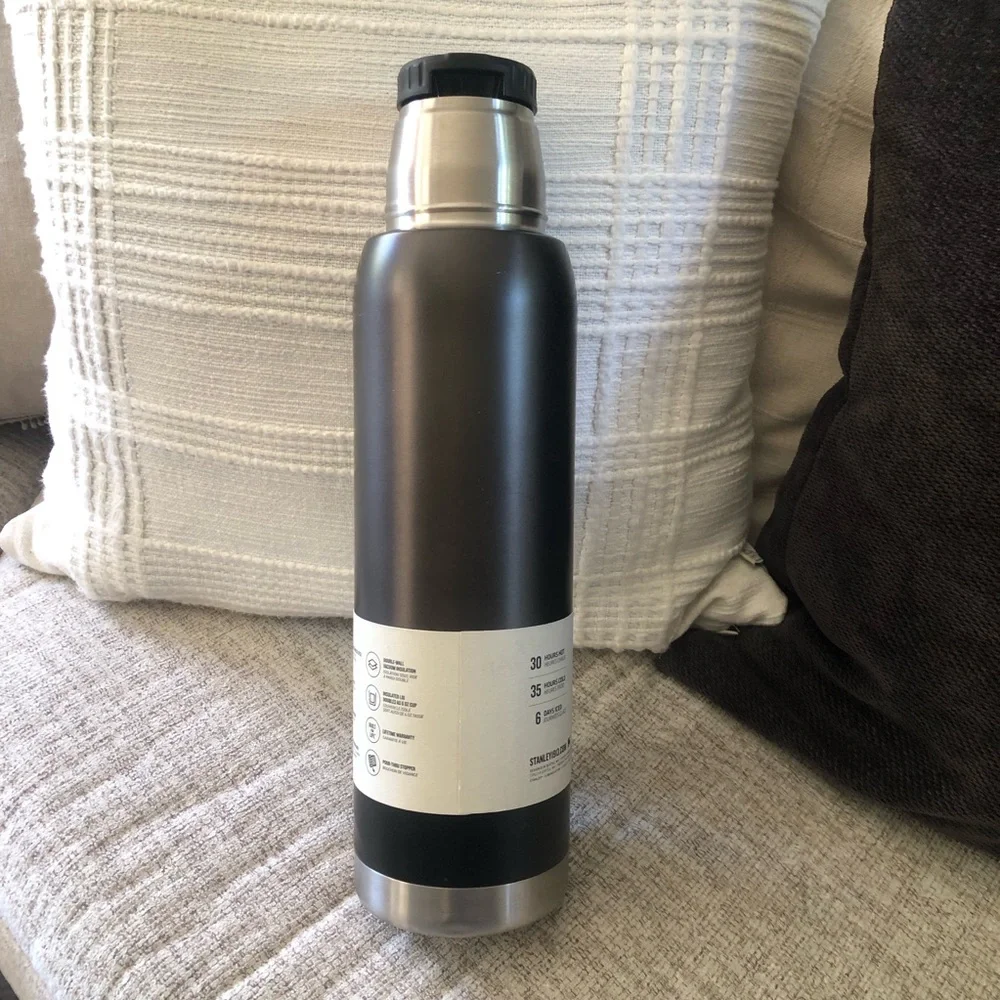 Stanley 1.4qt The Adventure To-Go Bottle. Black - Picture 2 of 9